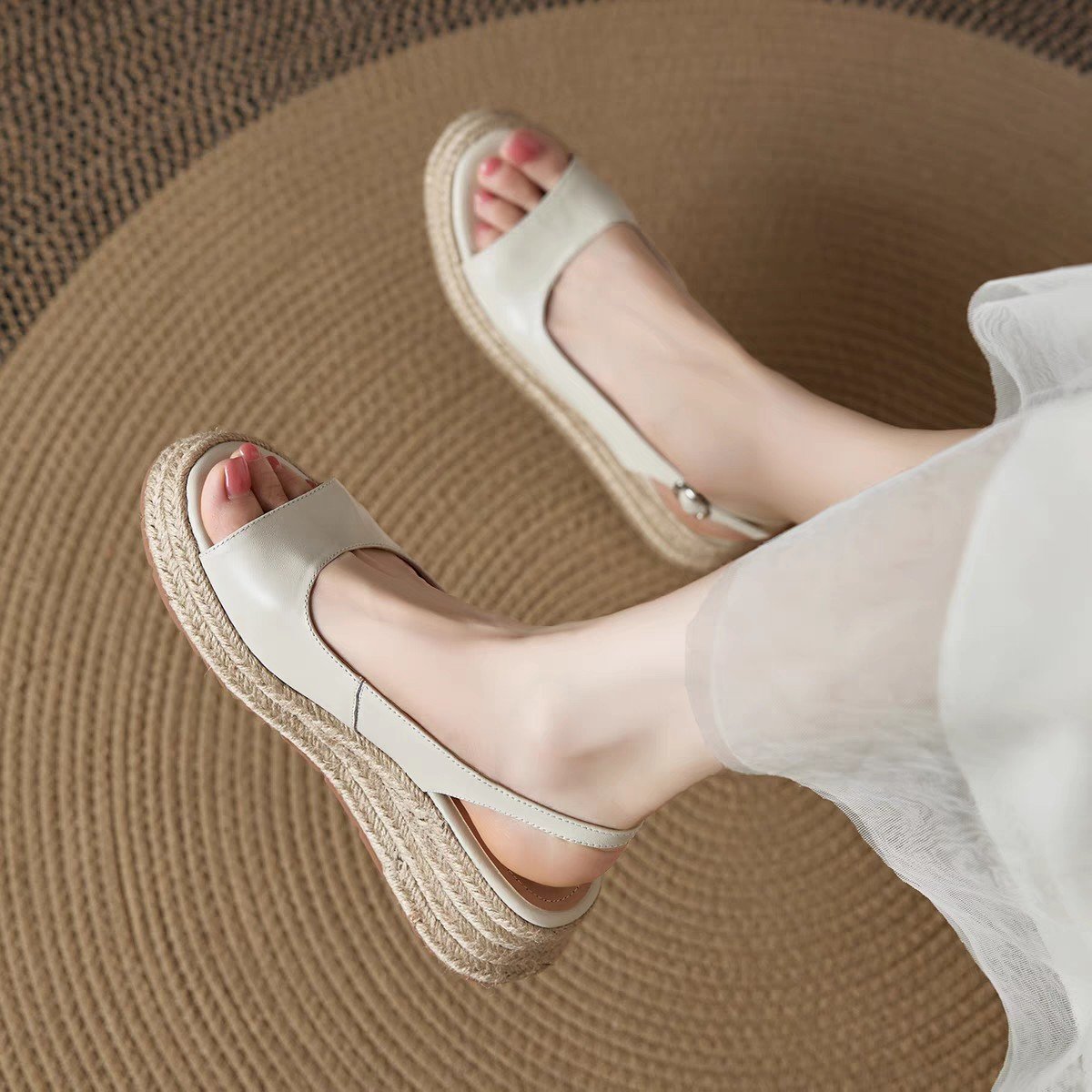 Round-toe Straw Open-toe Sandals For Women - Image 2