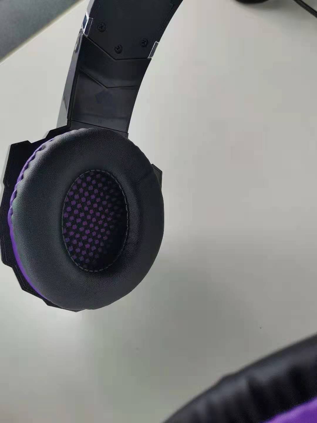 Headphones Are Actually Wired Gaming Headsets - Image 6