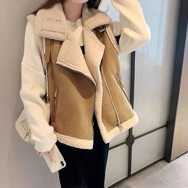Versatile Outerwear Vest For Women To Layer And Style In Various Ways - Image 5