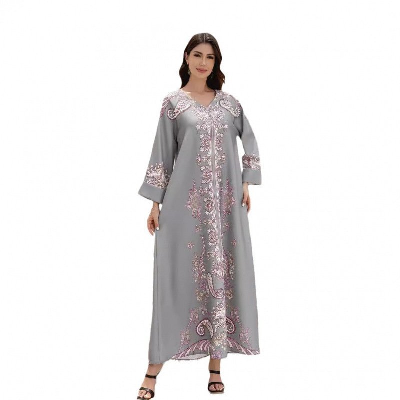Muslim Women's Wear Robe Printing Hot Bead V-neck Turned Cuff Dress - Image 7