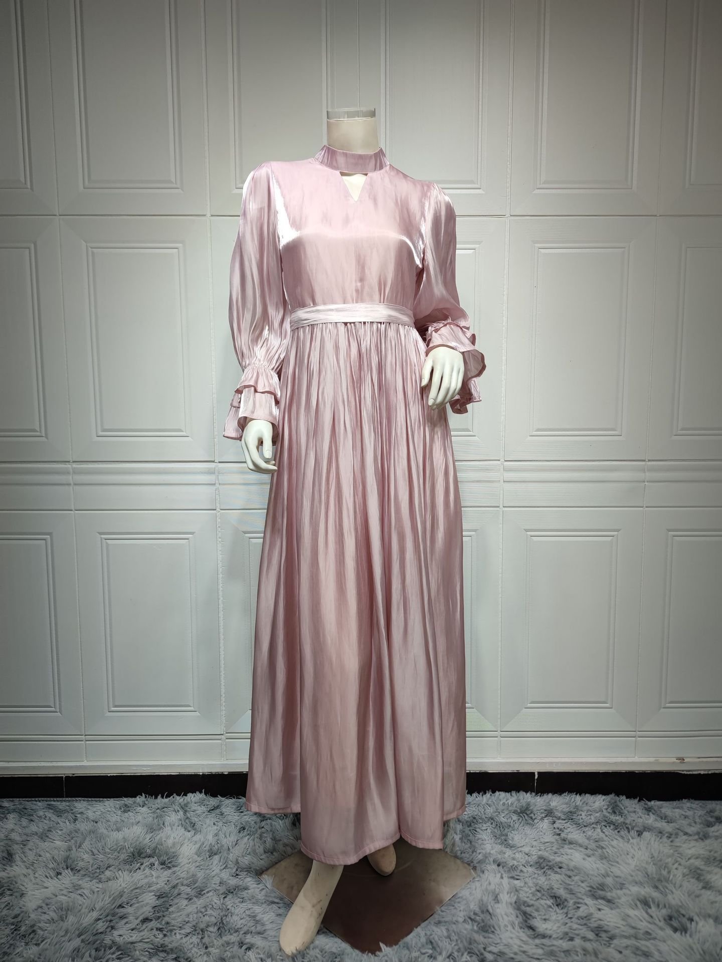 Fashionable Muslim Women's Bright Silk Satin Dress - Image 5