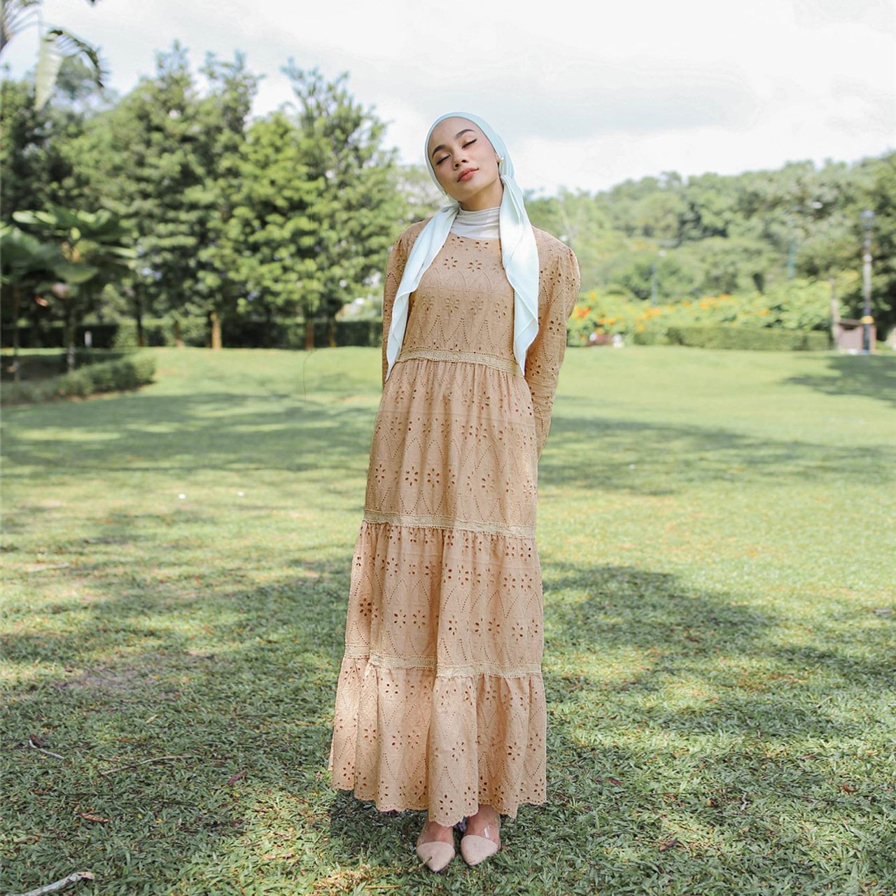 Muslim Malaysia Indonesia Hollow Lace Dress - Image 5
